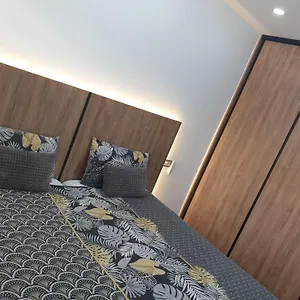 https://mareverde-f.adeje-hotels.com